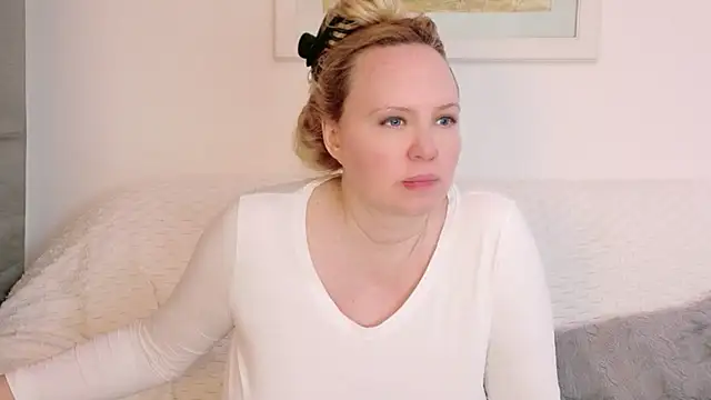 Sarah4you online show from January 15, 9:32 pm