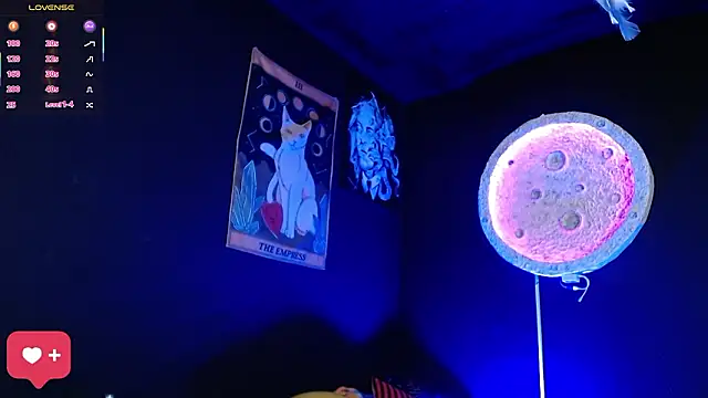 girl intense444 online show from March 25, 1:14 pm