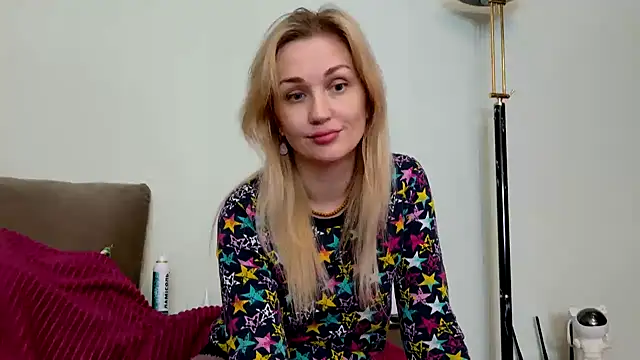 Hotty Evochka online show from November 26, 11:11 am