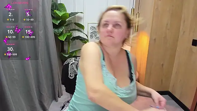 ScarlettSoft online show from October 28, 5:13 am