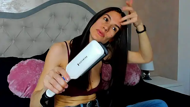 JennaMyers online show from April 10, 7:20 pm