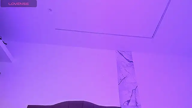 alysson 18 online show from December 1, 1:36 pm