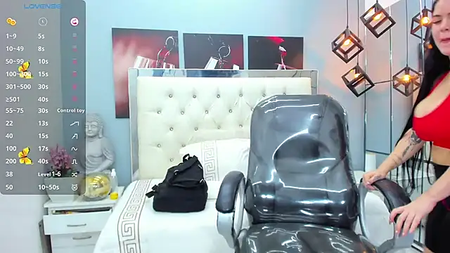 pearl weet online show from October 14, 6:21 pm