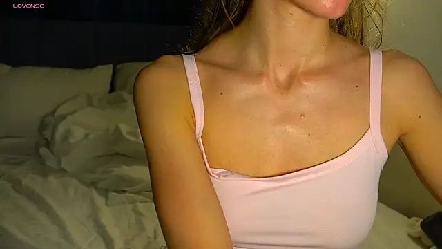 Danielle Thomas online show from April 14, 11:16 pm