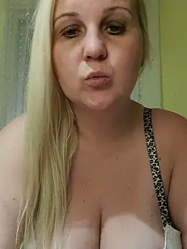 Mayci1984 online show from November 2, 3:15 pm