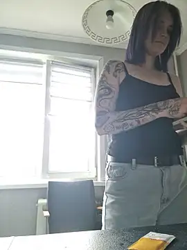 LazyTanukii online show from August 4, 6:41 am