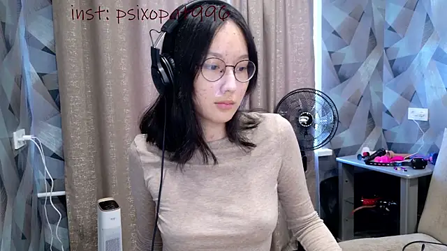 Snapshot of Ainekoo chatting on September 13, 5:04 am Ainekoo online show from September 13, 5:04 am