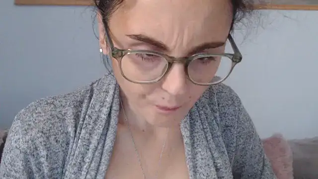 cleophee online show from December 1, 9:57 am