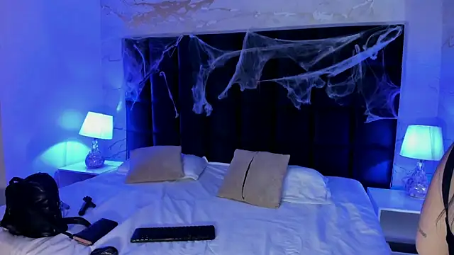 Snapshot of Maddysex_ chatting on October 18, 11:35 am Maddysex online show from October 18, 11:35 am