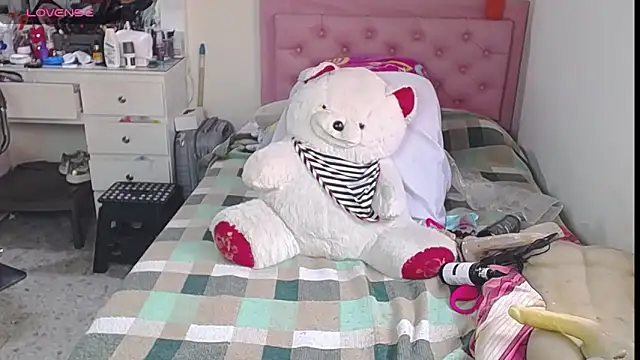 lucy belle bm online show from June 4, 2:43 pm