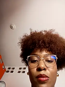 thaimy  online show from April 9, 2:47 am