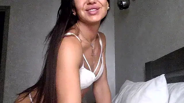 Snapshot of JulianaGold1 chatting on October 16, 7:38 pm JulianaGold1 online show from October 16, 7:38 pm