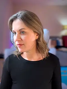 MaiseKnox online show from April 4, 9:46 pm