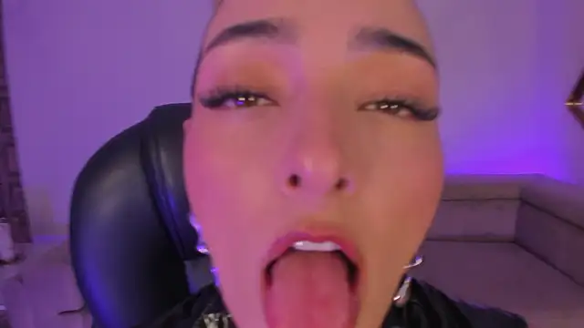 MelissaMoore  online show from February 25, 2:43 am