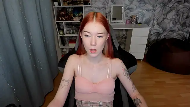 litl Mia online show from September 26, 3:53 pm