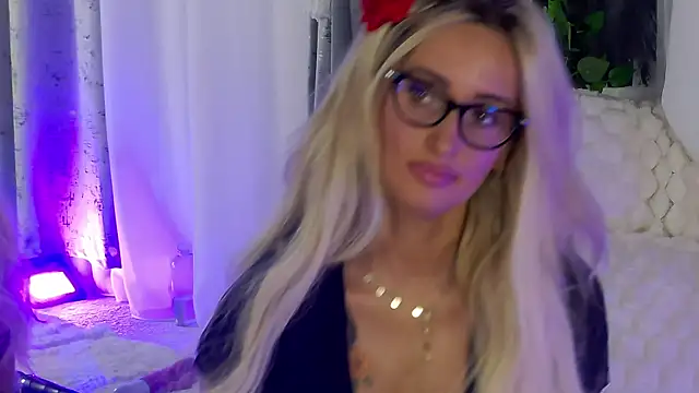 IsabelleEthan online show from November 5, 2:39 am