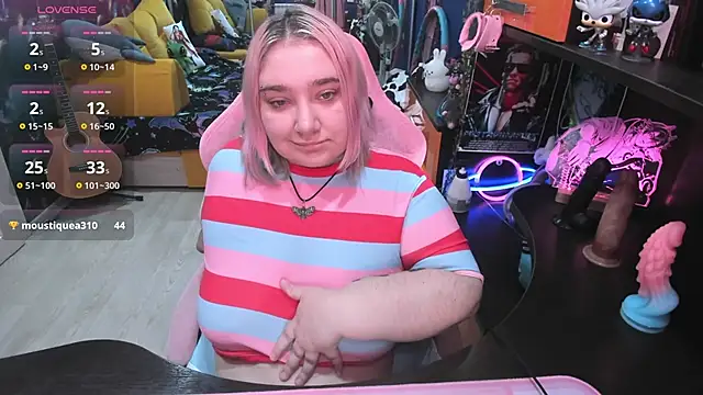 Softie Sofy online show from September 26, 3:48 am