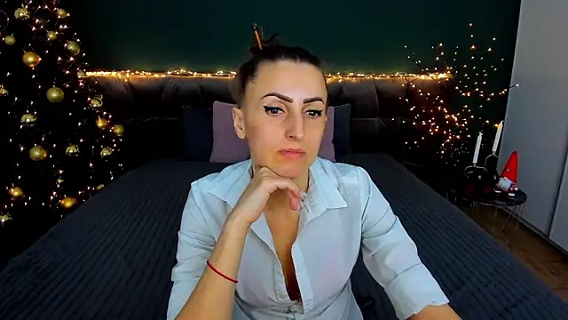 Rebecca Diamond online show from December 16, 7:14 am