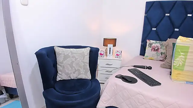 Snapshot of gabytyara2 chatting on October 18, 5:37 pm gabytyara2 online show from October 18, 5:37 pm