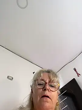 slutgold online show from October 16, 4:09 pm