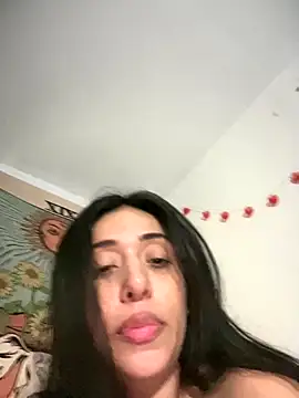 kiaraglam2 online show from December 1, 7:16 pm