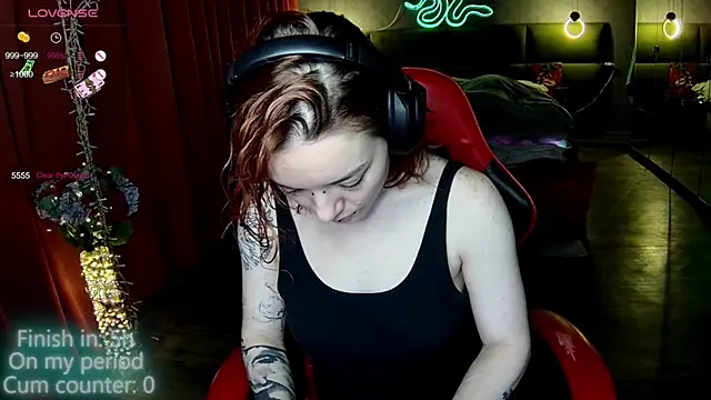 Snapshot of MaxPhoenixx chatting on October 5, 7:08 pm MaxPhoenixx online show from October 5, 7:08 pm