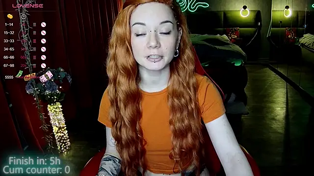 Snapshot of MaxPhoenixx chatting on October 30, 8:10 pm MaxPhoenixx online show from October 30, 8:10 pm