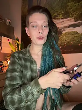 MenaDreadfull online show from February 18, 5:28 am