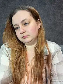 CandyShoopp online show from April 2, 8:50 pm