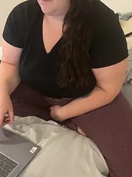 sweeti Em online show from April 9, 6:46 pm