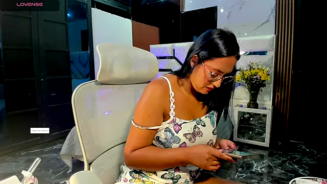 Snapshot of KiaMiller chatting on September 24, 12:53 am KiaMiller online show from September 24, 12:53 am