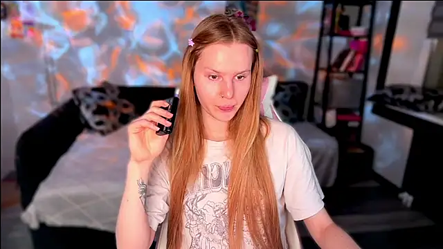 Chanel Gill online show from February 28, 7:35 pm