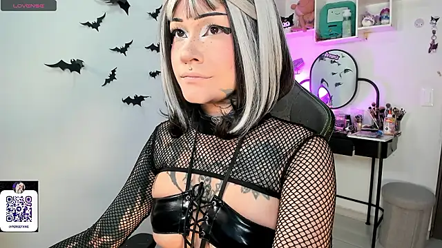 damnliciousss online show from February 19, 1:16 am