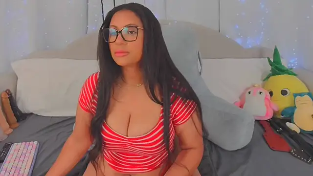 MeghanXO online show from June 14, 12:49 pm