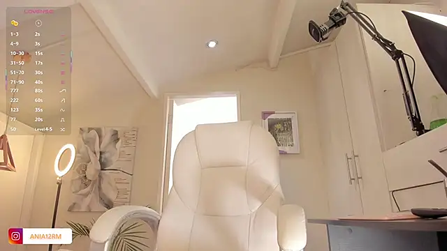 catalinasaiz online show from September 19, 2:27 pm