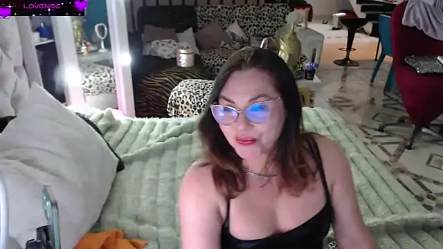 Myrnasexxx online show from March 14, 1:39 am