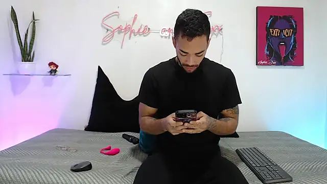 SophieFoxx17 online show from November 10, 11:49 am