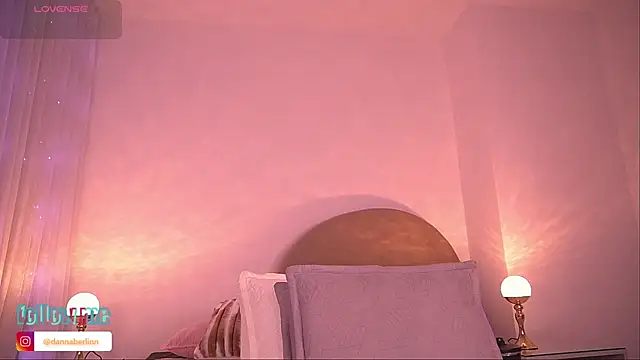 danna berlin  online show from November 27, 7:28 pm