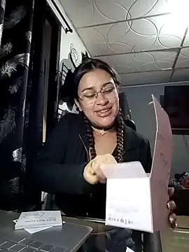 Latina sexy1 online show from March 26, 11:50 pm