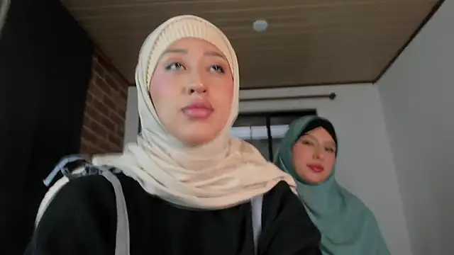 adila anich online show from November 1, 9:30 pm