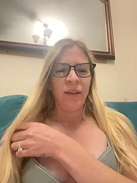 Snapshot of jayjencam chatting on September 24, 7:46 pm jayjencam online show from September 24, 7:46 pm