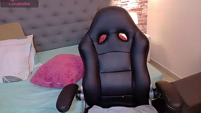 Snapshot of tamara_colliins_ chatting on October 1, 5:23 am tamara colliins  online show from October 1, 5:23 am