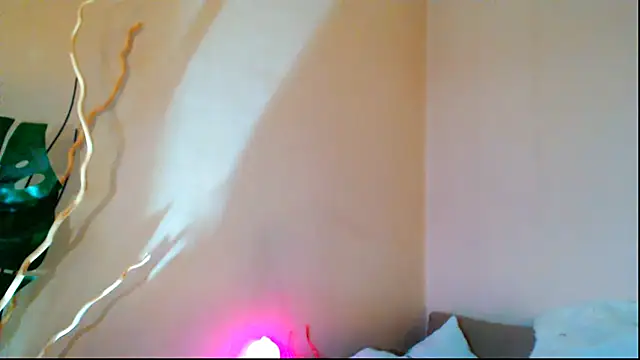 OLIVIA CANDY online show from December 2, 7:10 am