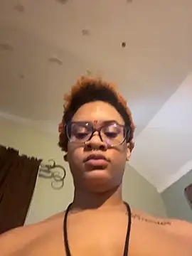 nickytheehawtie online show from February 24, 1:43 pm