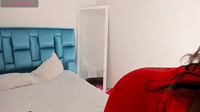 madycarter online show from April 8, 10:56 pm