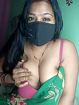 Snapshot of cutee__crazy chatting on October 25, 6:15 pm cutee crazy online show from October 25, 6:15 pm