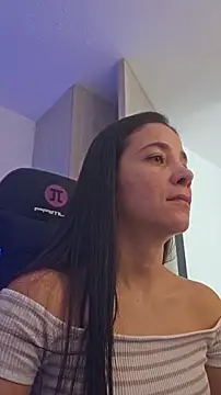 miaeyes online show from November 19, 1:55 pm