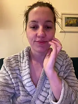 Nicole-Ray online show from February 26, 5:28 am