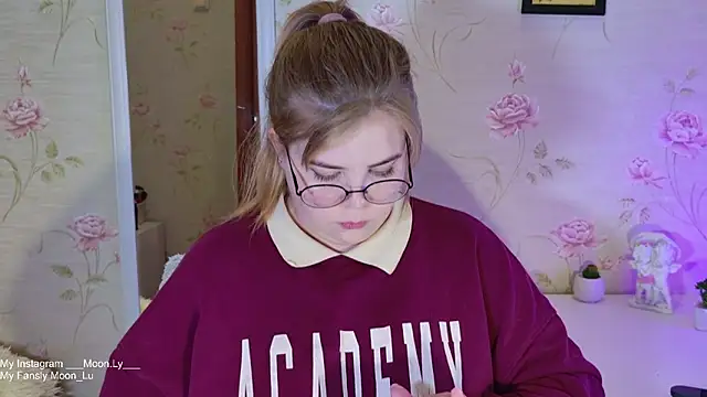 sinnamon  online show from October 21, 5:28 pm