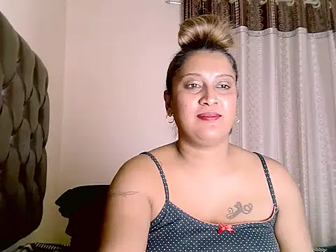 eroticbeauty37 online show from June 11, 2:53 am